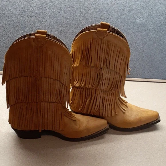 Dingo Brown Fringed Heeled Boots - Picture 2 of 8